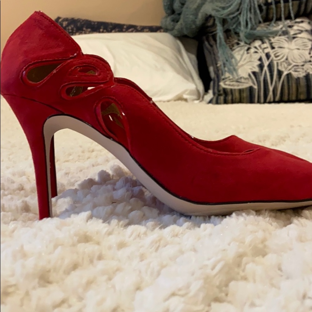 Heels - Picture 2 of 2